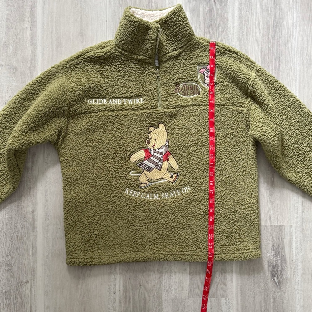Disney Winnie the Pooh Keep Calm Skate On Sherpa Pullover Jacket Size M - Picture 12 of 12